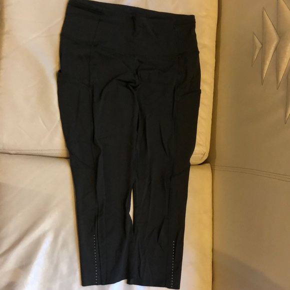 lululemon athletica Pants - Lululemon size 6 Fast and Free High Rise Crop 21”